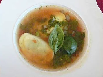 Frische Tortellini in Gemüsebrühe "alla mamma" - Rezept