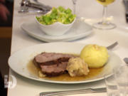 Schweinebraten mit Ebbianklees und Möhlkniedla, dazou an Solod - Rezept - Bild Nr. 7711