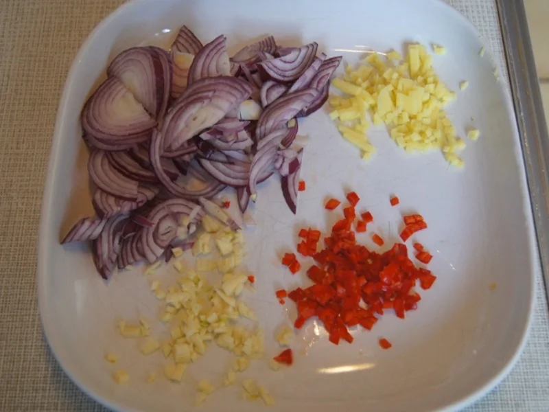 Rezept: Herzhafter Tofu mit Glasnudeln Bild Nr. 9 Herzhafter Tofu mit Glasnudeln - Rezept - Bild Nr. 9