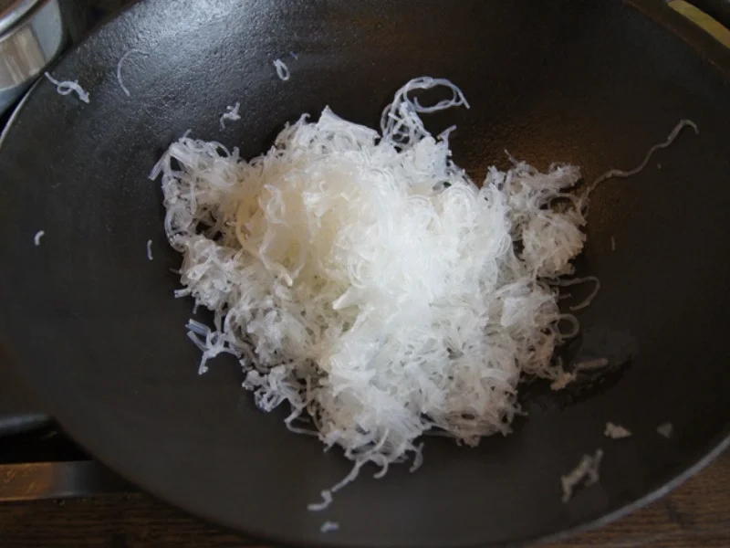 Rezept: Herzhafter Tofu mit Glasnudeln Bild Nr. 12 Herzhafter Tofu mit Glasnudeln - Rezept - Bild Nr. 12