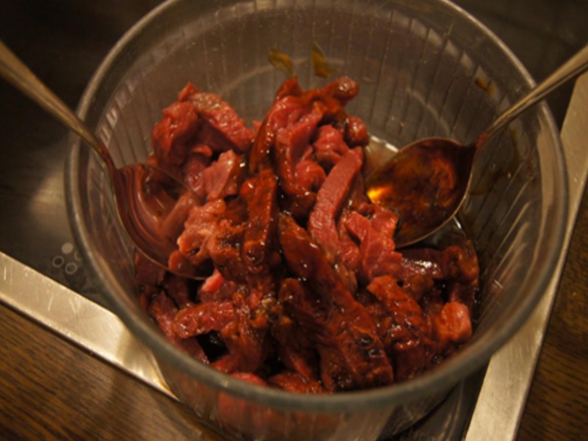 Rindfleisch-Paprika-Wok mit gelben Basmatireis - Rezept - Bild Nr. 4