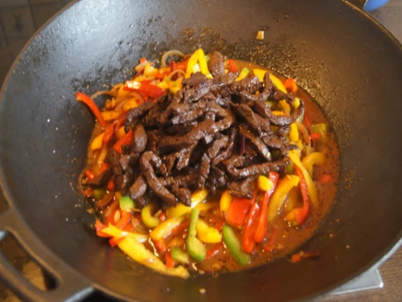 Rindfleisch-Paprika-Wok mit gelben Basmatireis - Rezept - Bild Nr. 7714