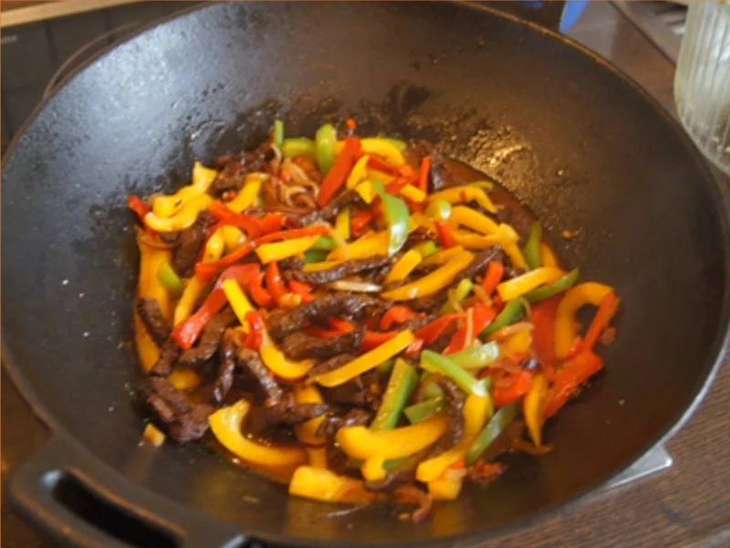 Rindfleisch-Paprika-Wok mit gelben Basmatireis - Rezept - Bild Nr. 7714
