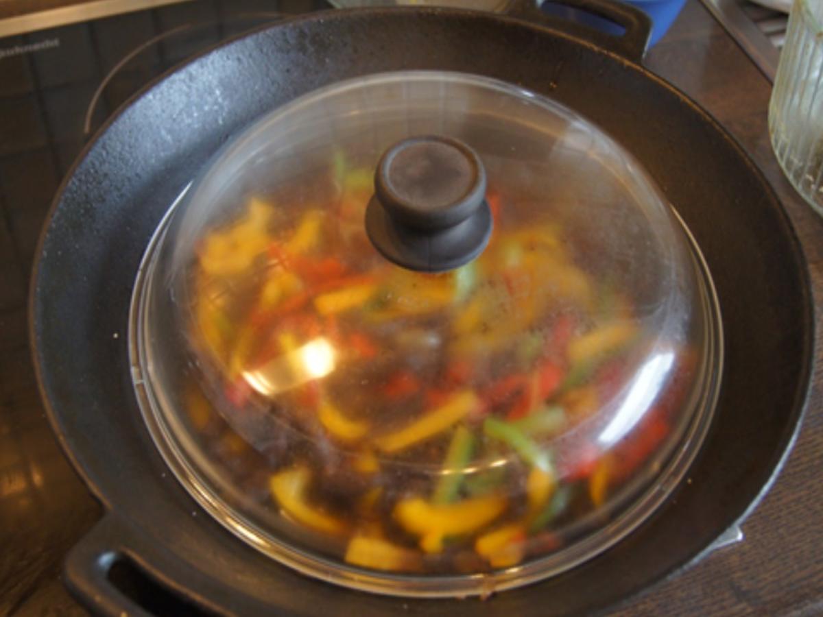 Rindfleisch-Paprika-Wok mit gelben Basmatireis - Rezept - Bild Nr. 7714