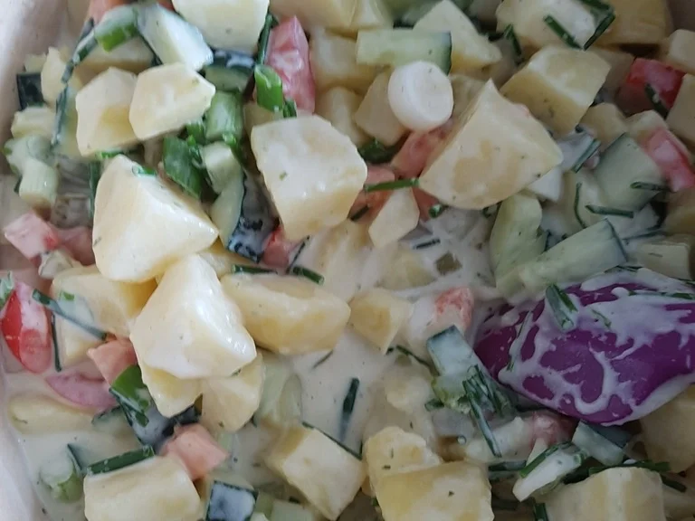 Rezept: Kartoffelsalat (kleiner Restesalat) Bild Nr. 7736 Kartoffelsalat (kleiner Restesalat) - Rezept - Bild Nr. 7736