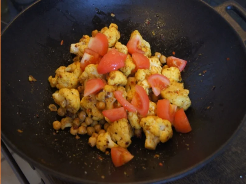 Rezept: Gebratener Blumenkohl im Wok mit pikanten Dip Bild Nr. 12 Gebratener Blumenkohl im Wok mit pikanten Dip - Rezept - Bild Nr. 12