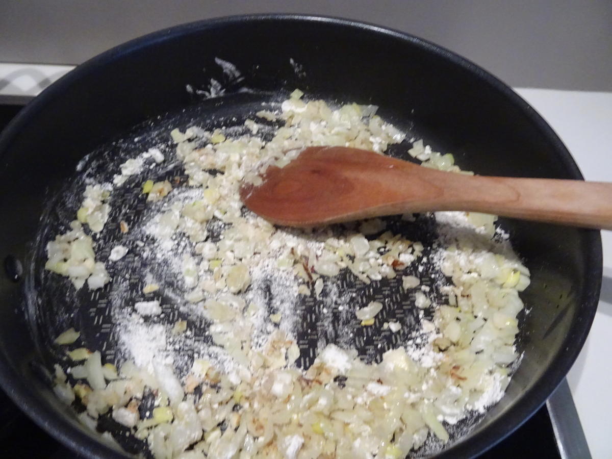 Dinkel-Knöpfle mit Spinat-Käsesoße und Schinken-Chips - Rezept - Bild Nr. 7742