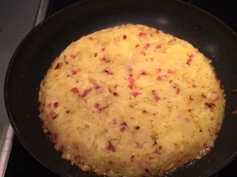 Rezept: Echte Berner Rösti mit Salat - leckerer Genuss aus der Schweiz Bild Nr. 7739 Echte Berner Rösti mit Salat - leckerer Genuss aus der Schweiz - Rezept - Bild Nr. 7739
