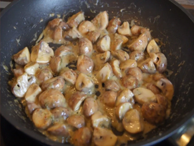 Rezept: Schlemmerfilet mit Rahm-Champignons und Petersilien-Kartoffeln Bild Nr. 7756 Schlemmerfilet mit Rahm-Champignons und Petersilien-Kartoffeln - Rezept - Bild Nr. 7756