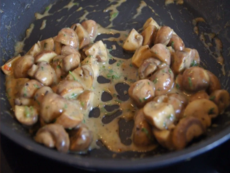 Rezept: Schlemmerfilet mit Rahm-Champignons und Petersilien-Kartoffeln Bild Nr. 7758 Schlemmerfilet mit Rahm-Champignons und Petersilien-Kartoffeln - Rezept - Bild Nr. 7758