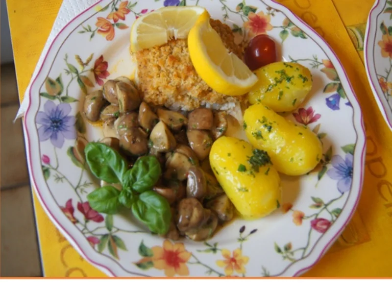 Rezept: Schlemmerfilet mit Rahm-Champignons und Petersilien-Kartoffeln Bild Nr. 7762 Schlemmerfilet mit Rahm-Champignons und Petersilien-Kartoffeln - Rezept - Bild Nr. 7762