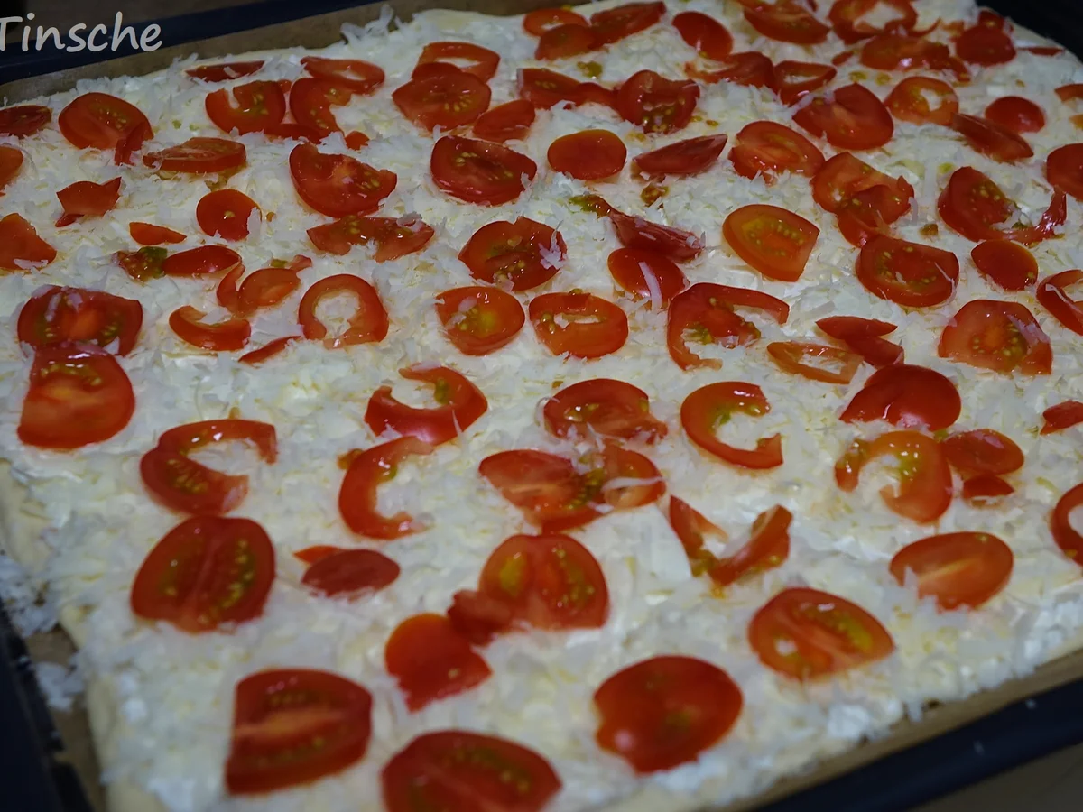 Dinkel-Tomaten-Drei-Käse-Pizza - Rezept - Bild Nr. 7756