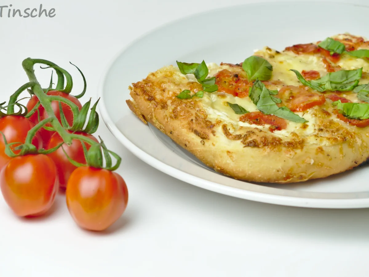Dinkel-Tomaten-Drei-Käse-Pizza - Rezept - Bild Nr. 7766