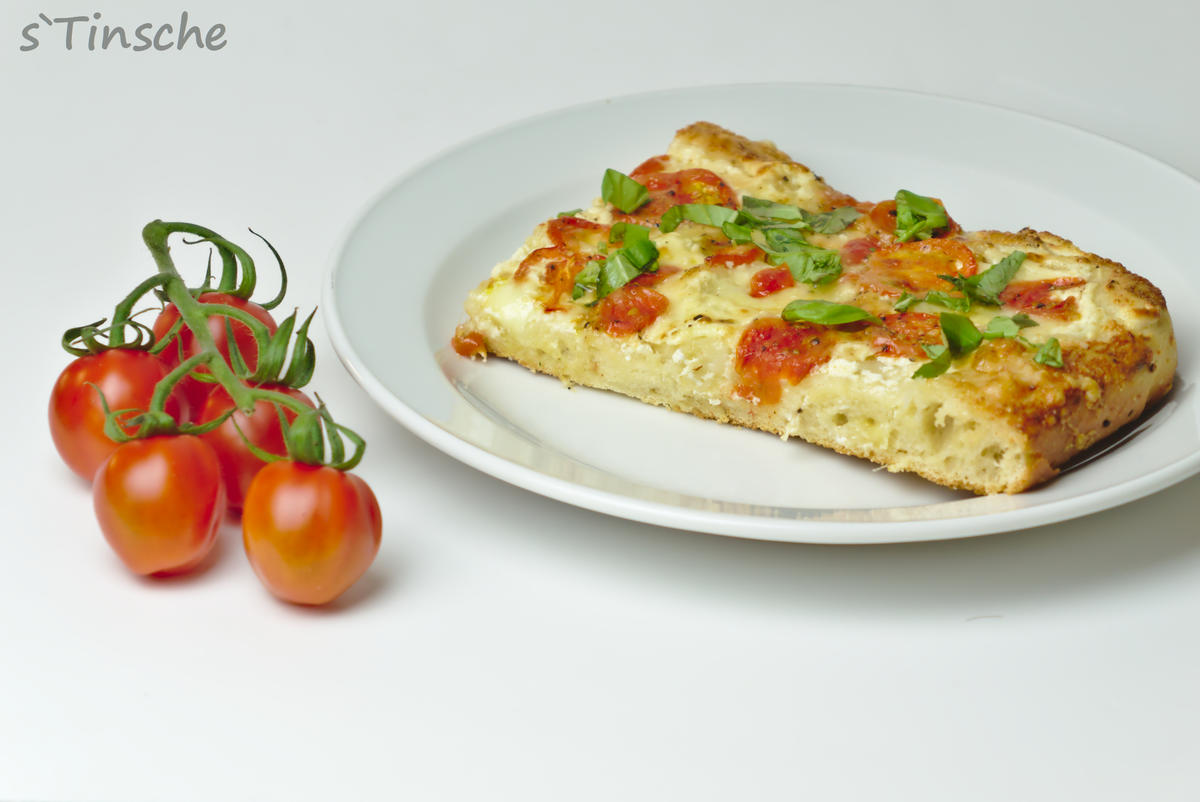 Dinkel-Tomaten-Drei-Käse-Pizza - Rezept - Bild Nr. 7767