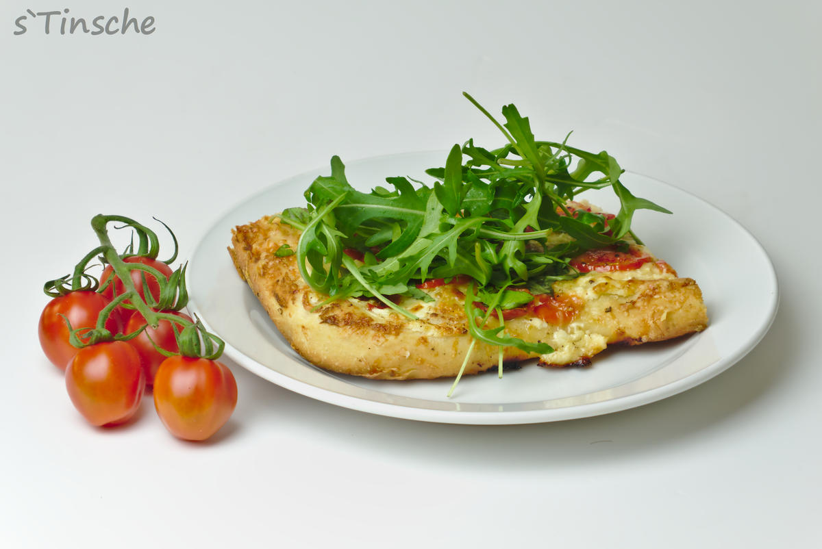 Dinkel-Tomaten-Drei-Käse-Pizza - Rezept - Bild Nr. 7770