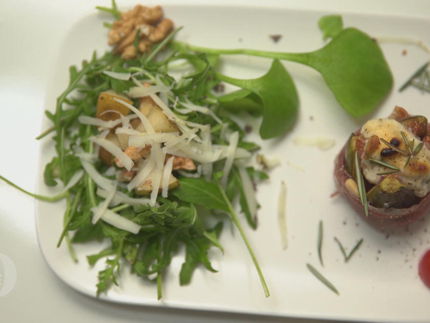 Feigen mit Ziegenkäse an Rucolasalat mit Birnen, Manchego und Walnüssen ...