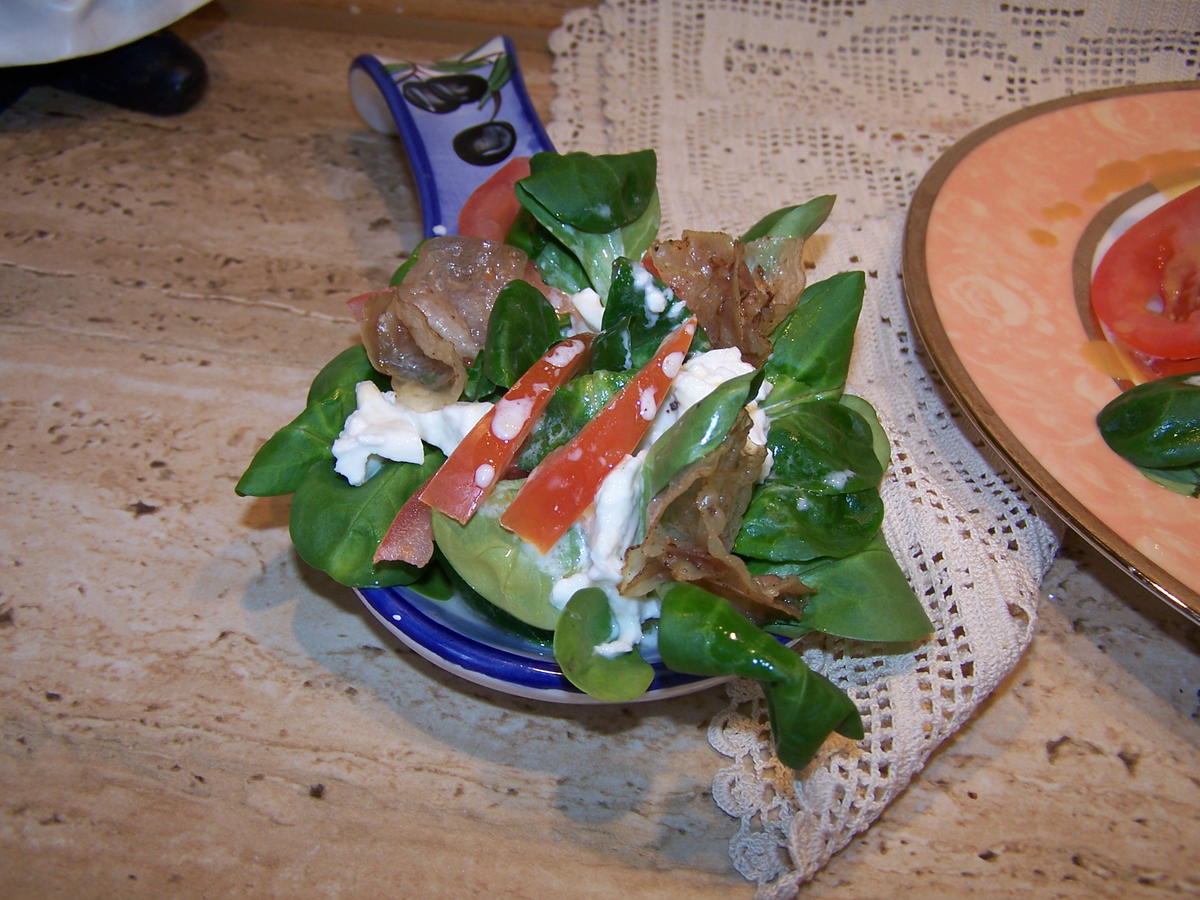 Putenschnitzel mediterran angehaucht mit kleinen Beilagen Salat - Rezept - Bild Nr. 7765