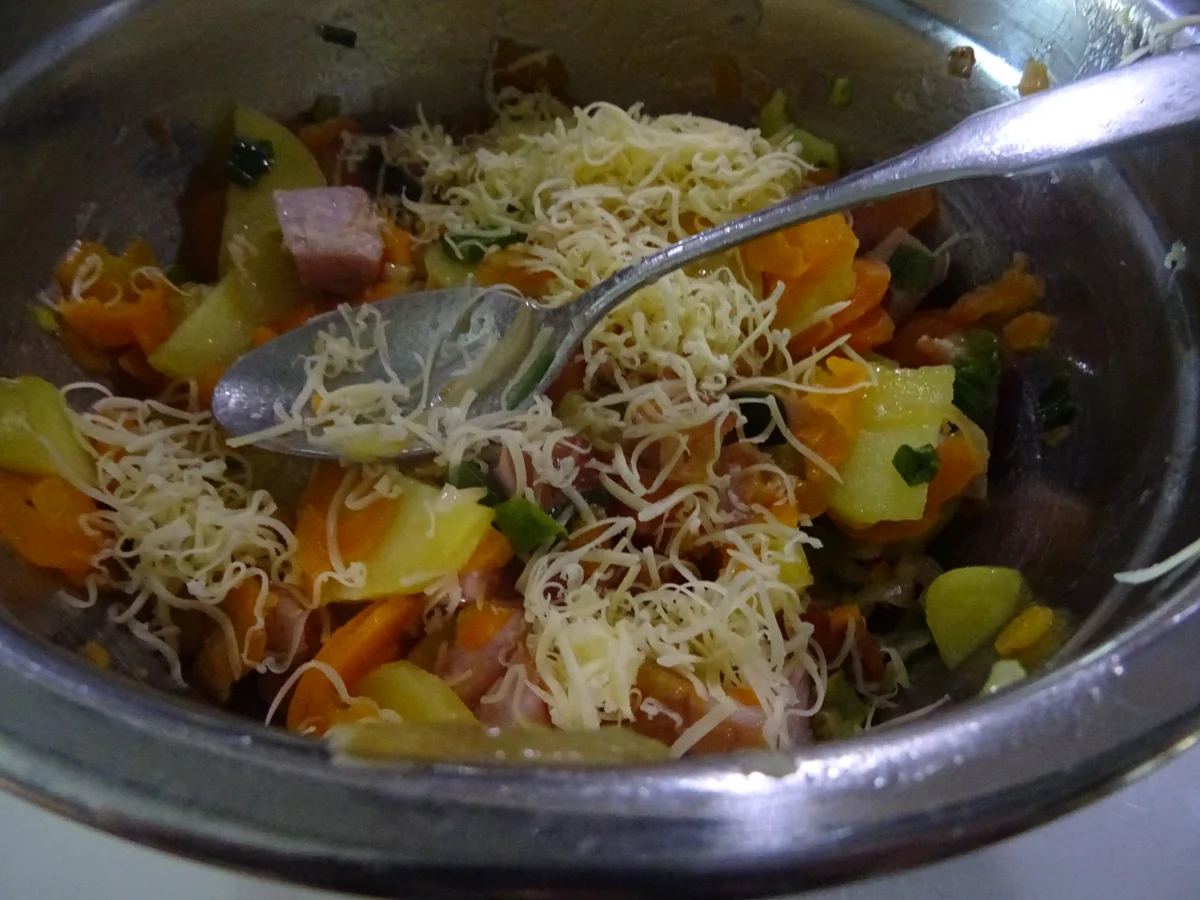 Rezept: Kartoffel-Möhren-Auflauf mit Kasseler Bild Nr. 7759 Kartoffel-Möhren-Auflauf mit Kasseler - Rezept - Bild Nr. 7759