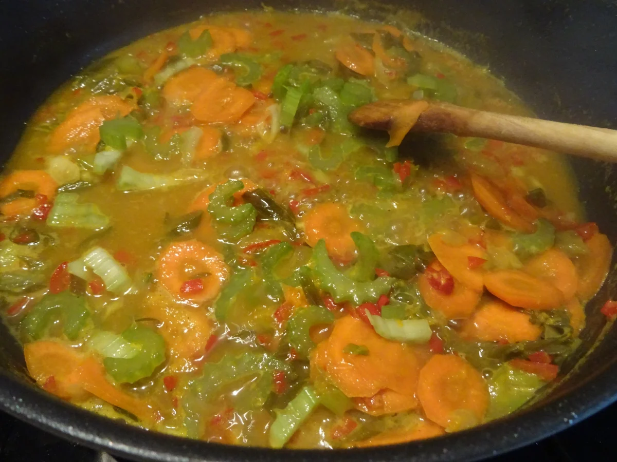 Rezept: Huhn in fruchtiger Orangen-Sahnesoße mit Reis und Gemüsebeilage Bild Nr. 7758 Huhn in fruchtiger Orangen-Sahnesoße mit Reis und Gemüsebeilage - Rezept - Bild Nr. 7758