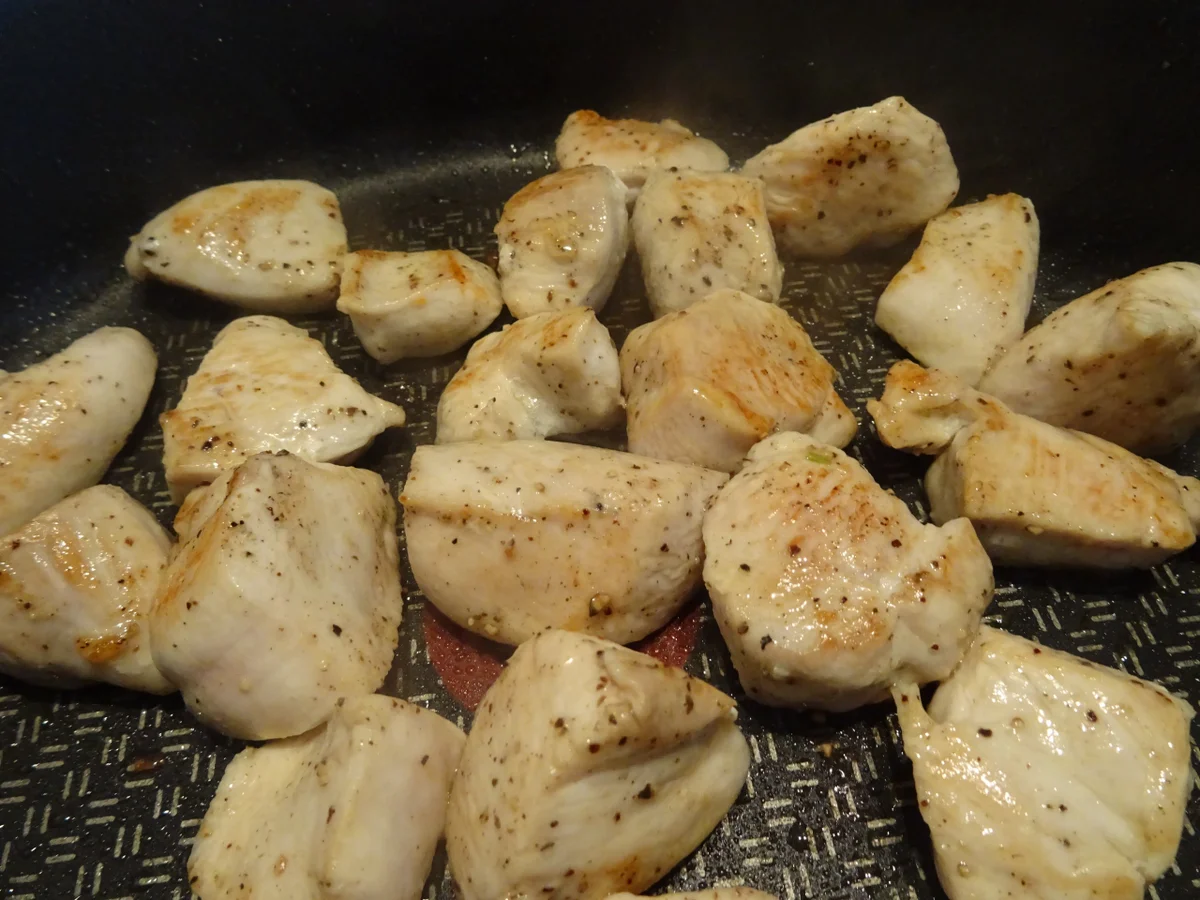 Rezept: Huhn in fruchtiger Orangen-Sahnesoße mit Reis und Gemüsebeilage Bild Nr. 7761 Huhn in fruchtiger Orangen-Sahnesoße mit Reis und Gemüsebeilage - Rezept - Bild Nr. 7761