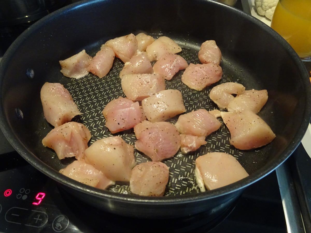 Huhn in fruchtiger Orangen-Sahnesoße mit Reis und Gemüsebeilage - Rezept - Bild Nr. 7762