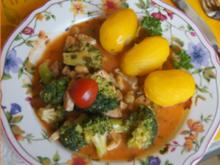 Brokkoli mit Schweinefiletgeschnetzelten, Erdnüssen und Kartoffeln - Rezept - Bild Nr. 7754