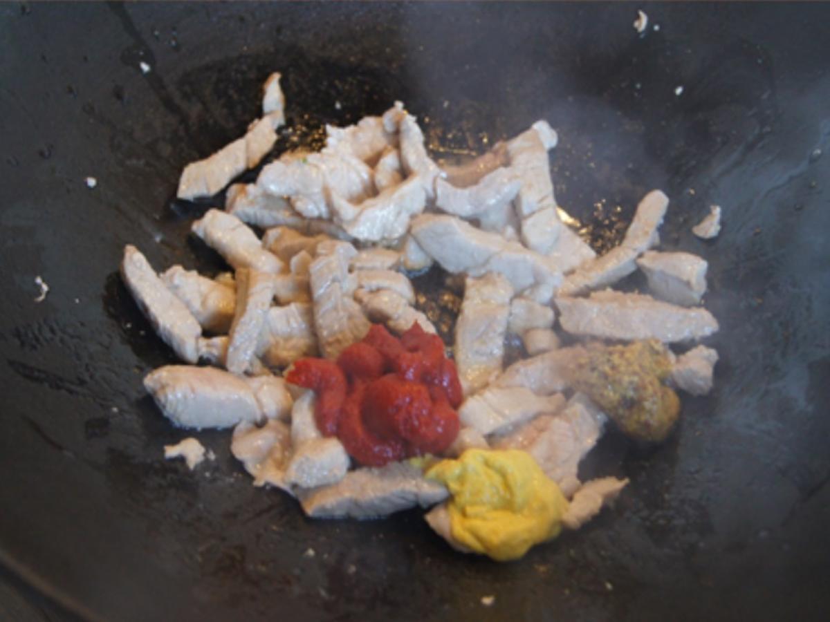 Brokkoli mit Schweinefiletgeschnetzelten, Erdnüssen und Kartoffeln - Rezept - Bild Nr. 7763