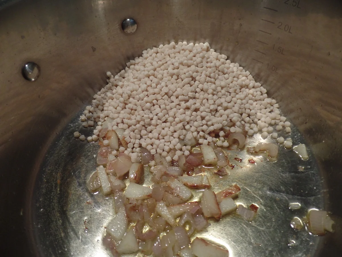 Fregola-Sarda -Pasta-Risotto mit Zucchininudeln ,Tomaten und Fetakäse - Rezept - Bild Nr. 7757