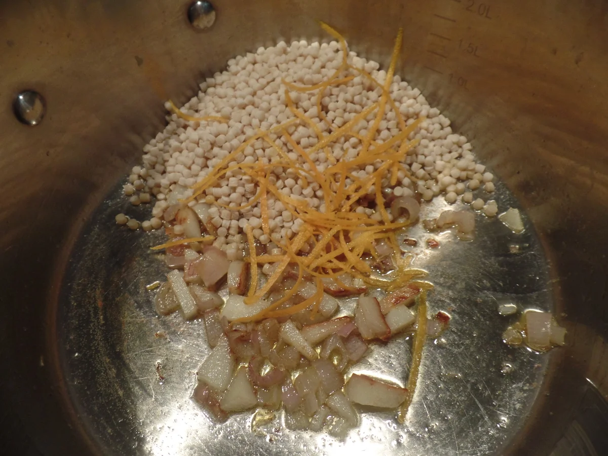 Fregola-Sarda -Pasta-Risotto mit Zucchininudeln ,Tomaten und Fetakäse - Rezept - Bild Nr. 7758