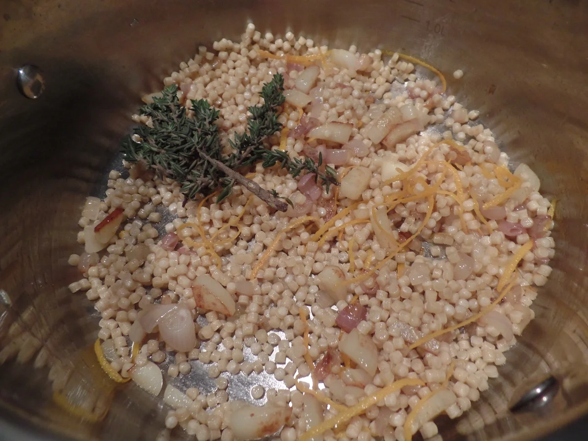 Fregola-Sarda -Pasta-Risotto mit Zucchininudeln ,Tomaten und Fetakäse - Rezept - Bild Nr. 7759