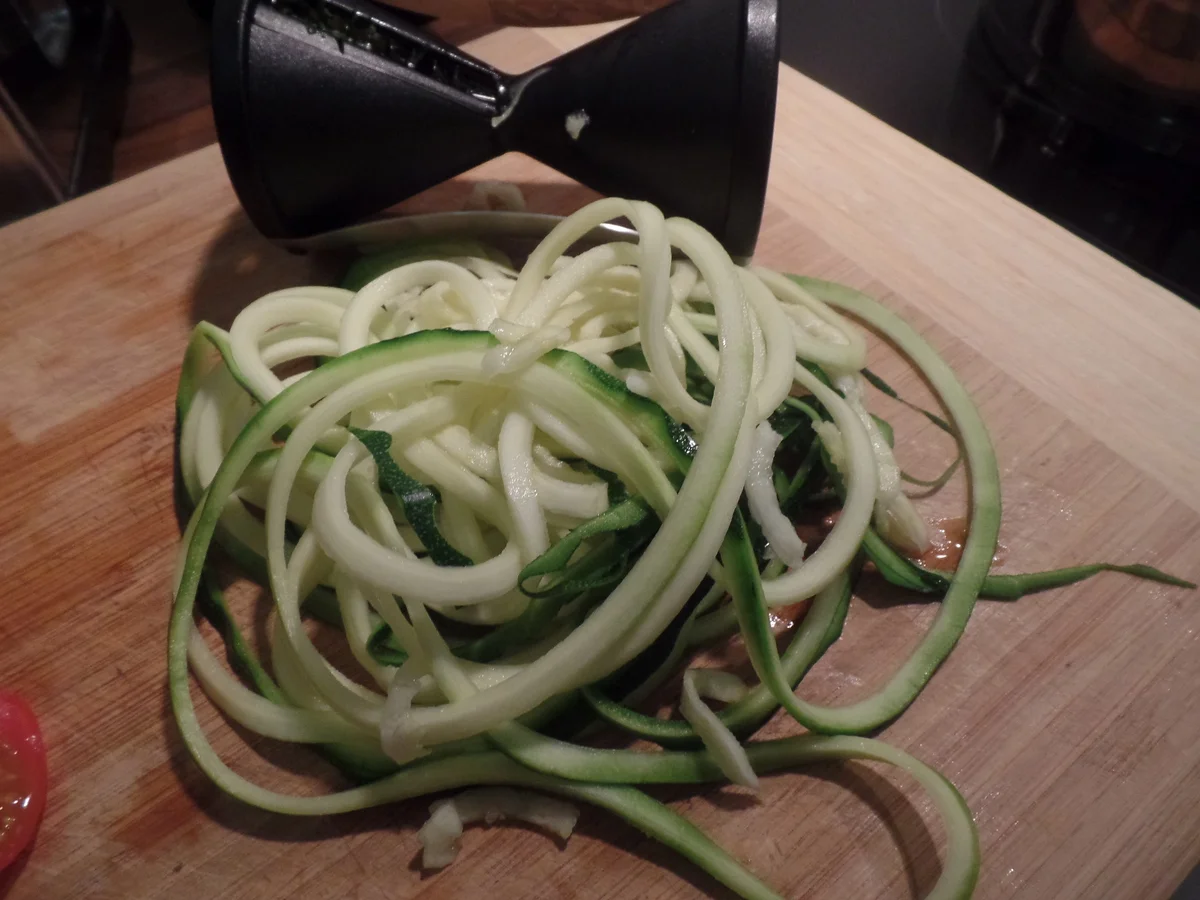 Fregola-Sarda -Pasta-Risotto mit Zucchininudeln ,Tomaten und Fetakäse - Rezept - Bild Nr. 7762