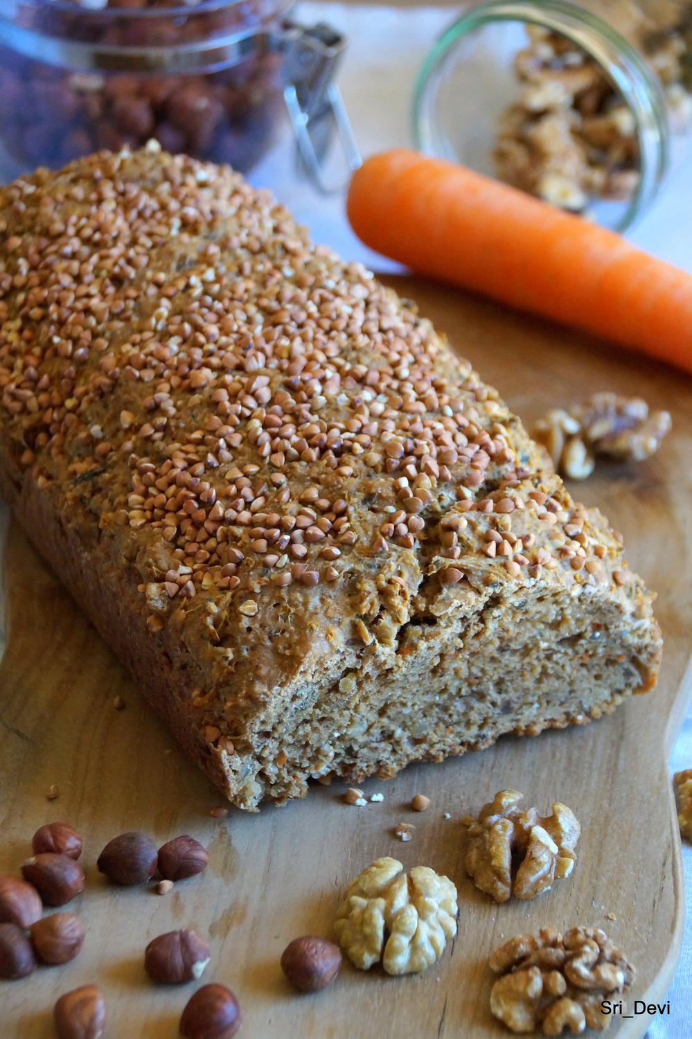 Brot mit Nüssen und Karotte - Rezept mit Bild - kochbar.de