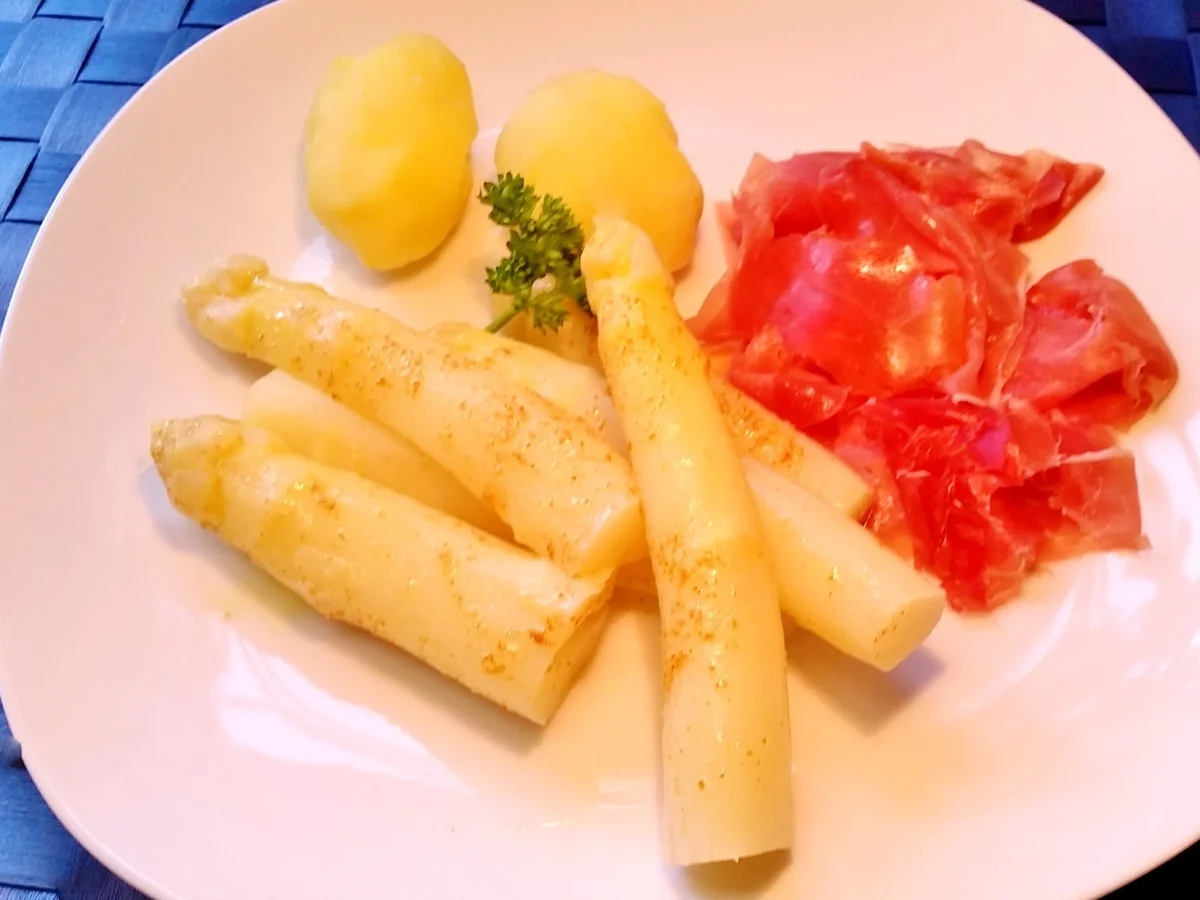 Feine Spargelspitzen mit gebräunter Butter - Rezept - Bild Nr. 7760