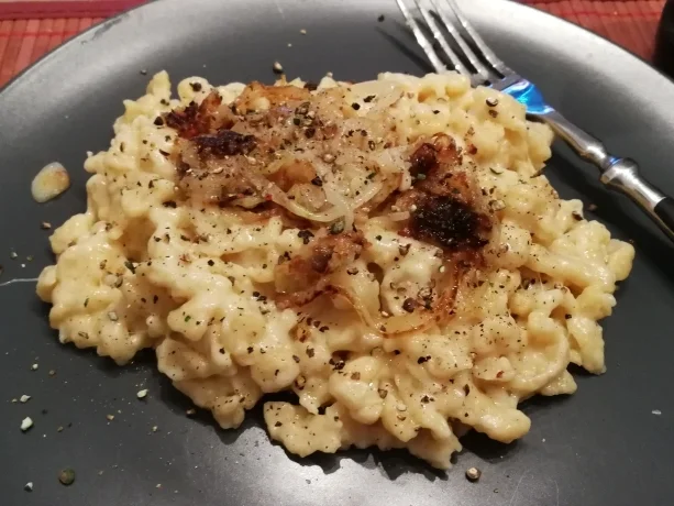 ALLGAIER KÄSSCHBÄTZLE  --- ÜBERSETZT -- ALLGÄUER KÄSESPÄTZLE - Rezept - Bild Nr. 7756