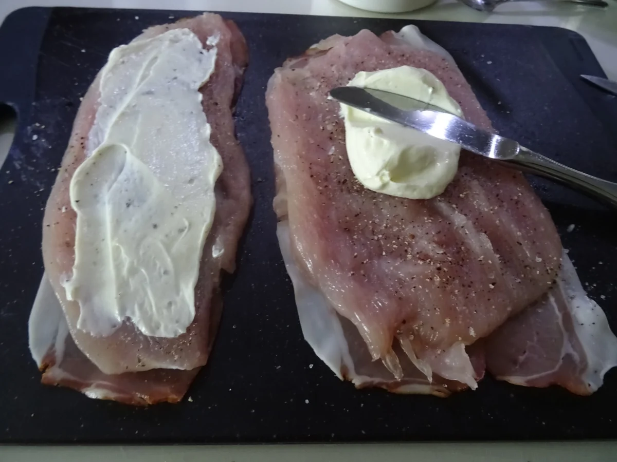 Rezept: Putenbrust-Röllchen aus dem Ofen, überbacken mit knusprig-cremigem Zwiebel-Topping Bild Nr. 8 Putenbrust-Röllchen aus dem Ofen, überbacken mit knusprig-cremigem Zwiebel-Topping - Rezept - Bild Nr. 8