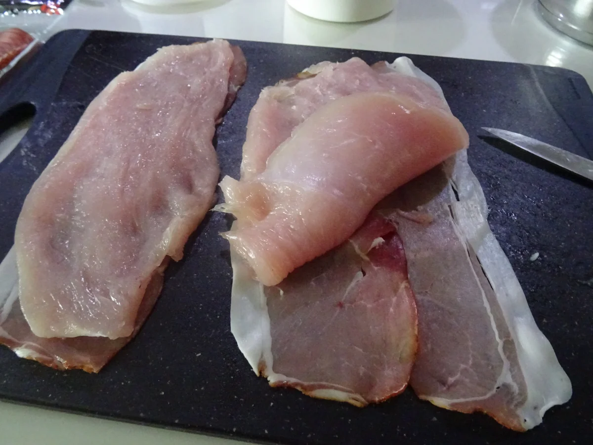 Rezept: Putenbrust-Röllchen aus dem Ofen, überbacken mit knusprig-cremigem Zwiebel-Topping Bild Nr. 9 Putenbrust-Röllchen aus dem Ofen, überbacken mit knusprig-cremigem Zwiebel-Topping - Rezept - Bild Nr. 9