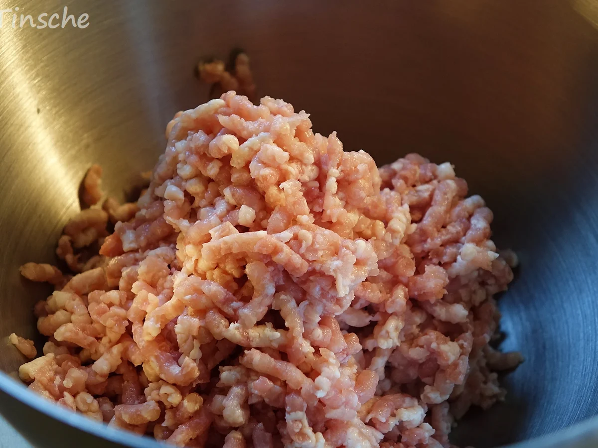 Hähnchen-Bolognese mit Mozzarella-Dampfnudeln - Rezept - Bild Nr. 7757