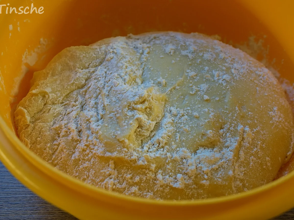 Hähnchen-Bolognese mit Mozzarella-Dampfnudeln - Rezept - Bild Nr. 7760