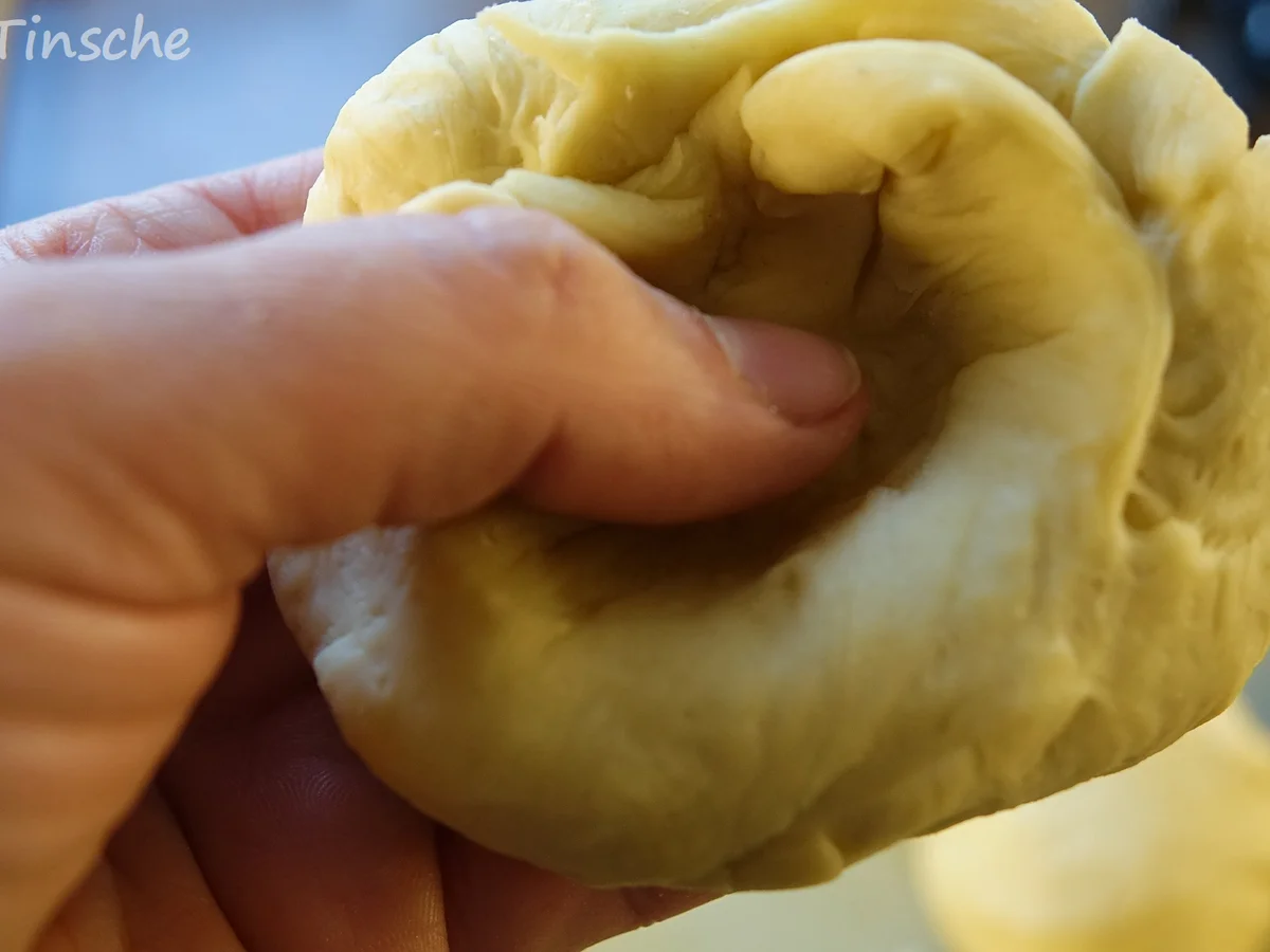 Hähnchen-Bolognese mit Mozzarella-Dampfnudeln - Rezept - Bild Nr. 7762