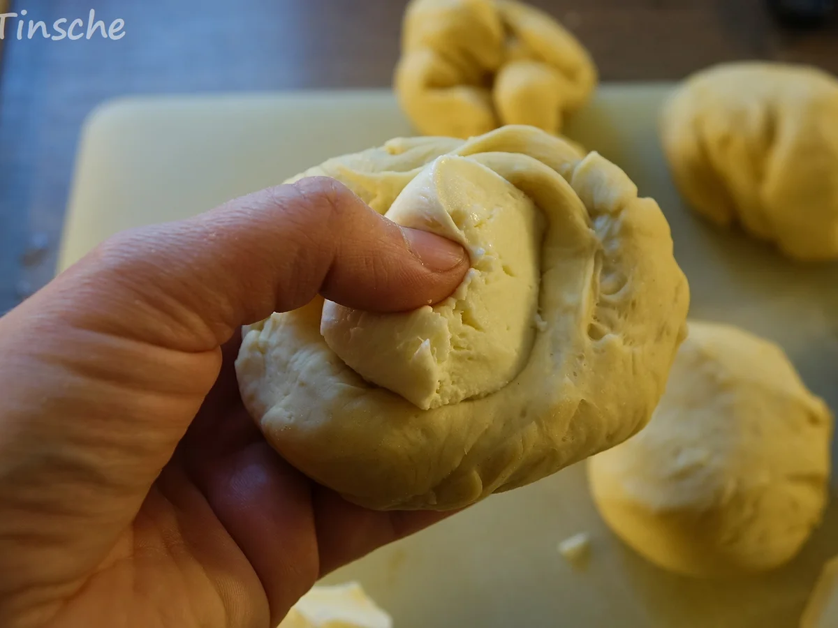Hähnchen-Bolognese mit Mozzarella-Dampfnudeln - Rezept - Bild Nr. 7763