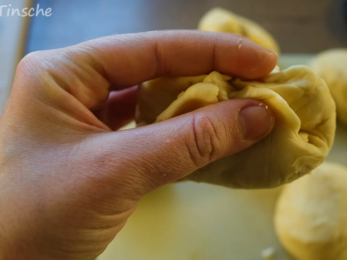 Hähnchen-Bolognese mit Mozzarella-Dampfnudeln - Rezept - Bild Nr. 7764