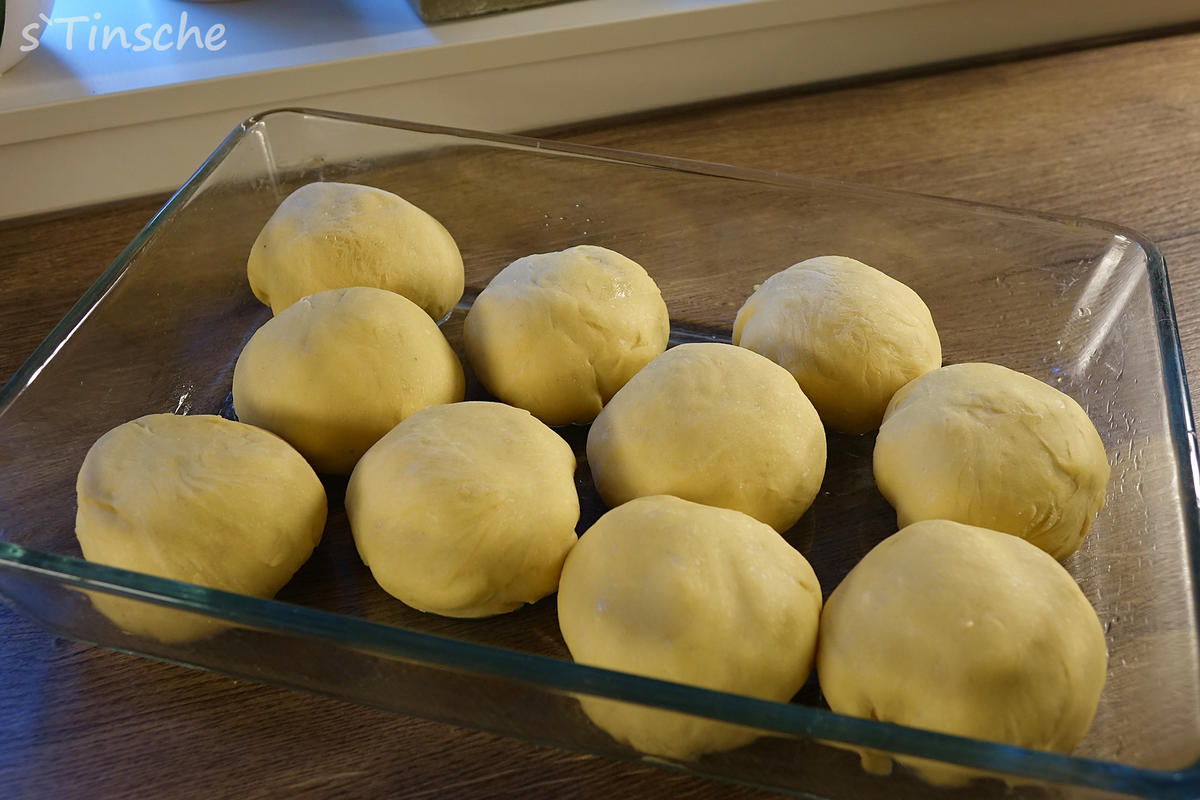 Hähnchen-Bolognese mit Mozzarella-Dampfnudeln - Rezept - Bild Nr. 7768