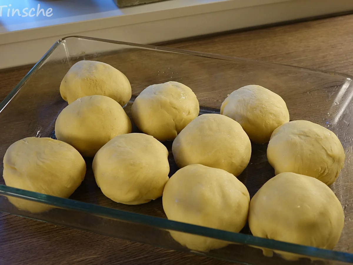 Hähnchen-Bolognese mit Mozzarella-Dampfnudeln - Rezept - Bild Nr. 7768