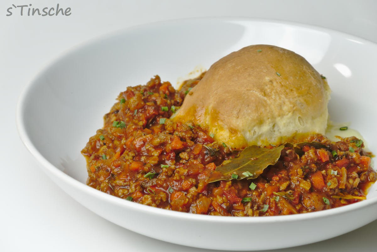 Hähnchen-Bolognese mit Mozzarella-Dampfnudeln - Rezept - Bild Nr. 7775