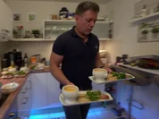 Kartoffel-Kürbis-Suppe, Ziegenkäse im Speckmantel, dazu Feldsalat - Rezept - Bild Nr. 2