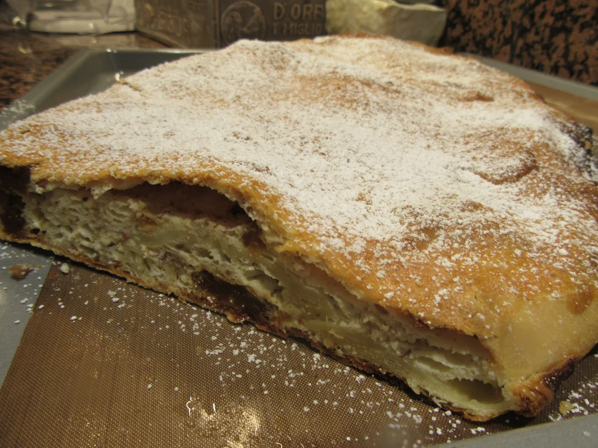 Rezept: Backen: Quarkstrudel mit getrockneten Aprikosen Bild Nr. 7798 Backen: Quarkstrudel mit getrockneten Aprikosen - Rezept - Bild Nr. 7798