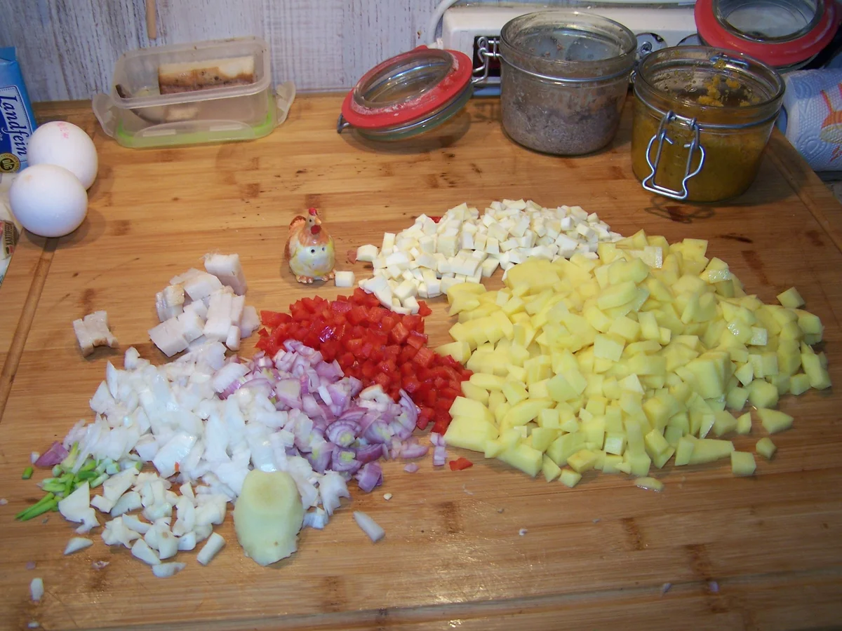 Rezept: Kartoffelsuppe mit Einlage und Beilage Bild Nr. 7787 Kartoffelsuppe mit Einlage und Beilage - Rezept - Bild Nr. 7787