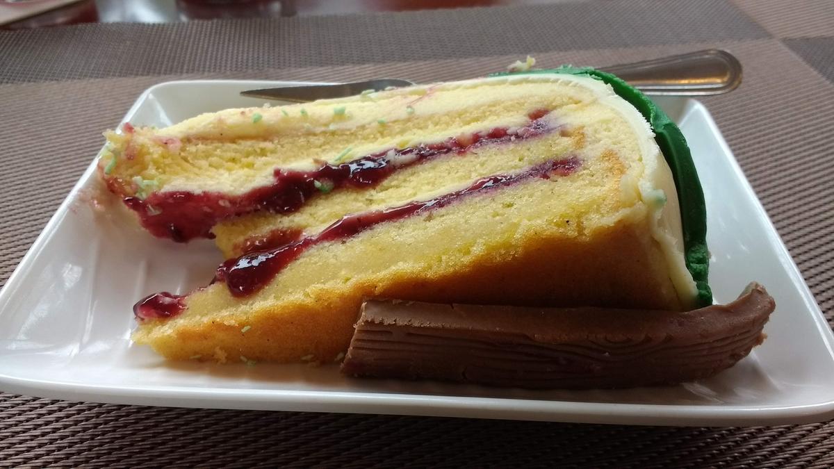 Blumiger Jubilaumskuchen Frankfurter Kranz Ohne Loch Rezept Kochbar De