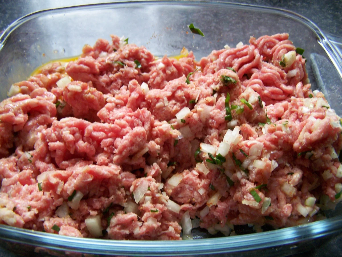 Rezept: FetaBärlauchfüllung in der Frikadelle Bild Nr. 7853 FetaBärlauchfüllung in der Frikadelle - Rezept - Bild Nr. 7853