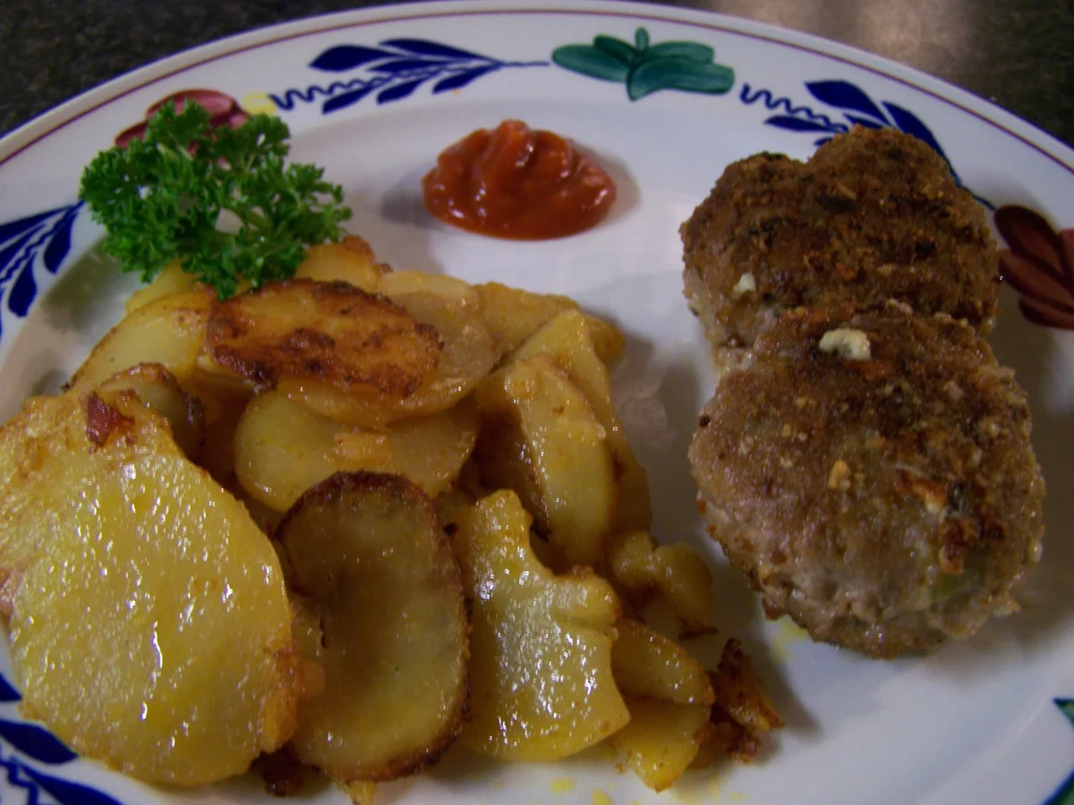 Rezept: FetaBärlauchfüllung in der Frikadelle Bild Nr. 7864 FetaBärlauchfüllung in der Frikadelle - Rezept - Bild Nr. 7864